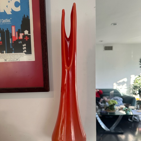 SOLD: Swung Vase L.E. Smith Bittersweet Pedestal Orange & yellow ribbed - Picture 2 of 3